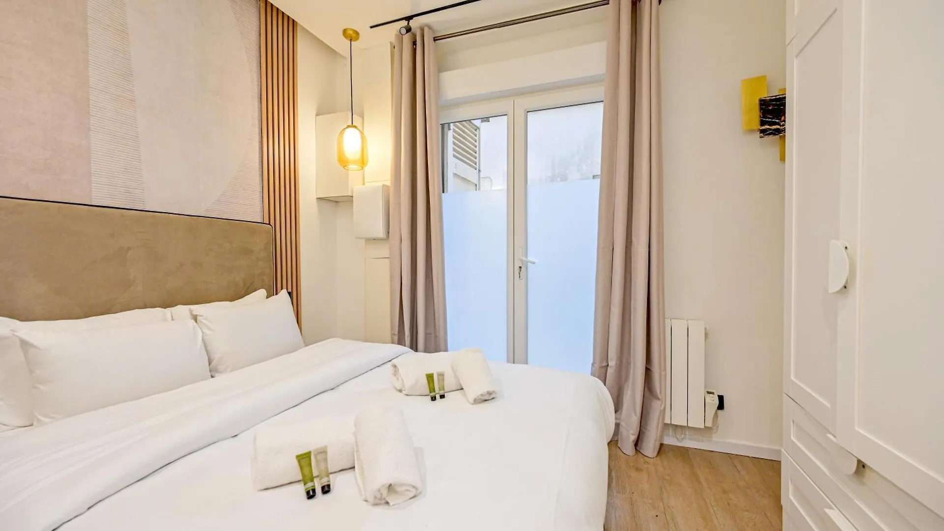 Relax In A Stylish Flat In Montmartre